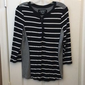 FINAL MARKDOWN Ladies greensource top medium
